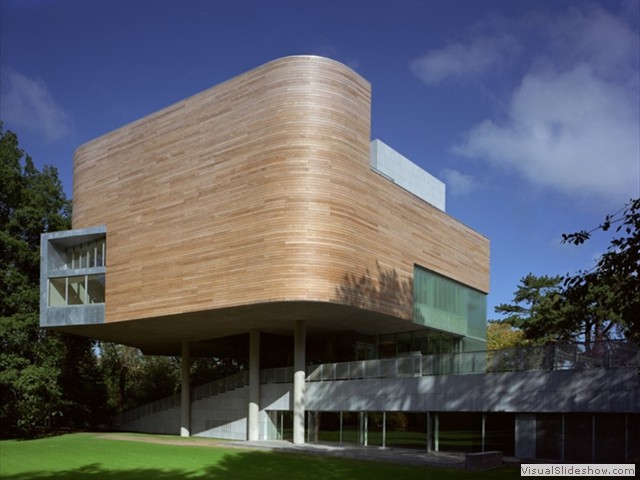 Glucksman_Gallery_Cork_01-700x550